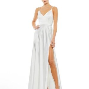 NWT Ieena Mac Duggal 55278 White Satin V-Neck Evening Gown Bride Beach Side Slit